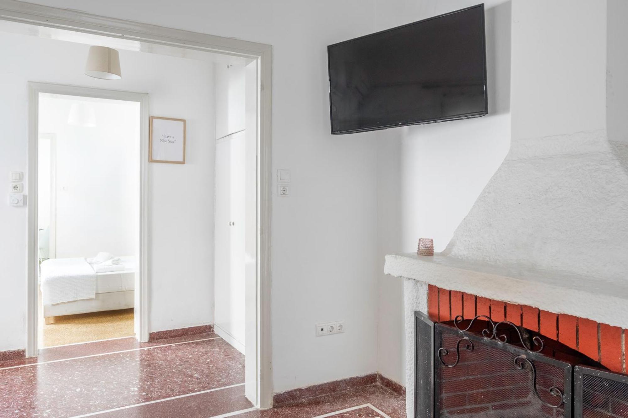 アテネ Detached House 1Km From Acropolis Filopappouヴィラ エクステリア 写真